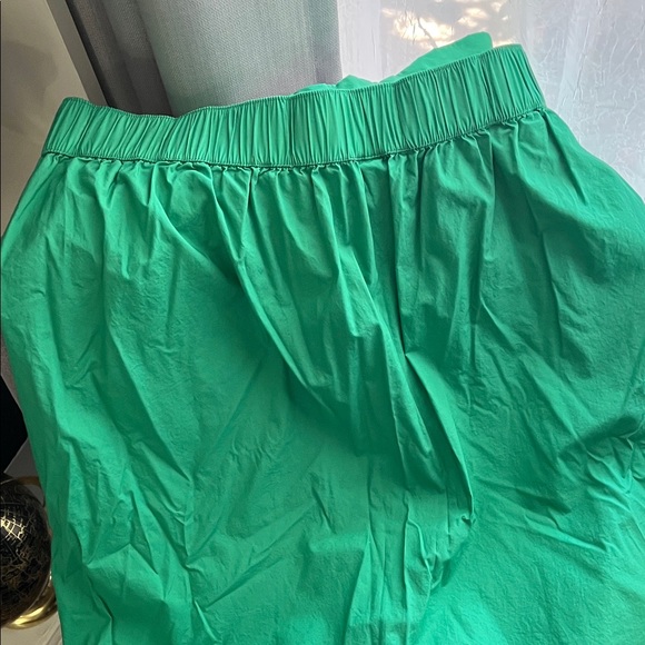 2 skirts. Green Ruffled Tiered Skirt 1X + Black Pleated Skirt 16w Duo. - Picture 8 of 8